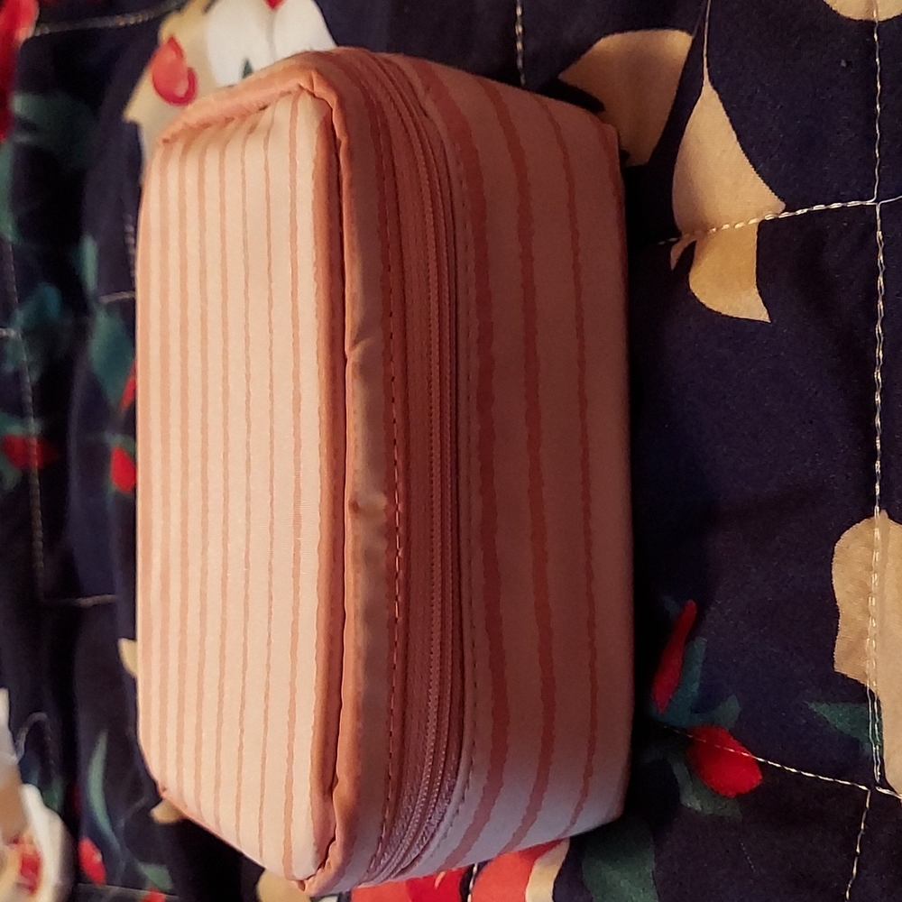 Thirty one jewelry bag